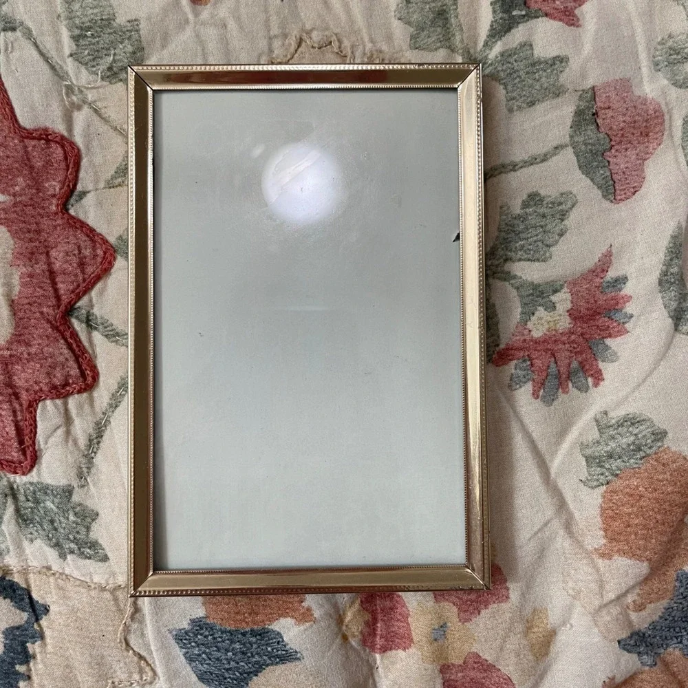 PICTURE PHOTO EASEL FRAME Vtg‎ Brass Filigree Floral Art Nouveau Gold Ornate 4x6